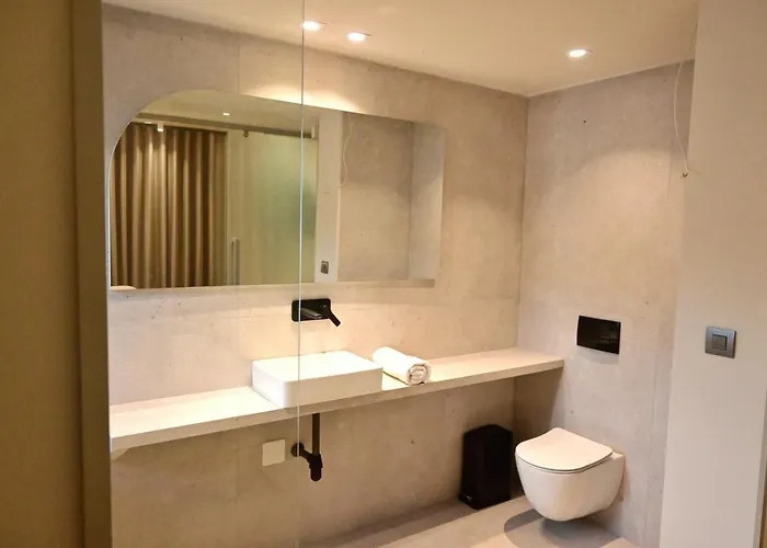 Hotel Balance
